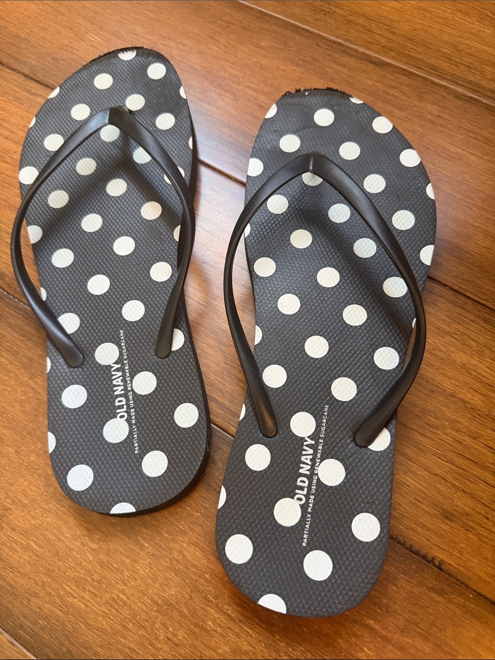 Old Navy Black and White Polka Dot Flip Flop Sandals